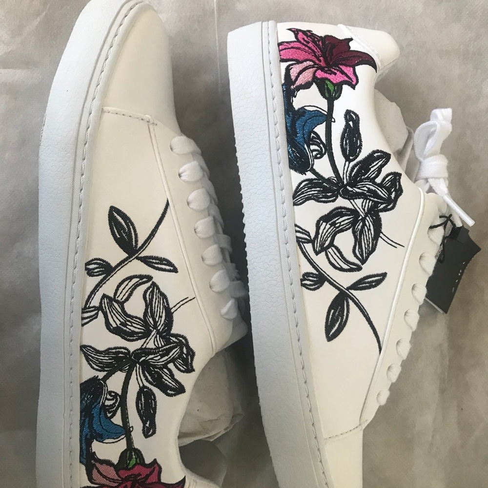 ZARA embriodered white sneakers, Size - 7.5